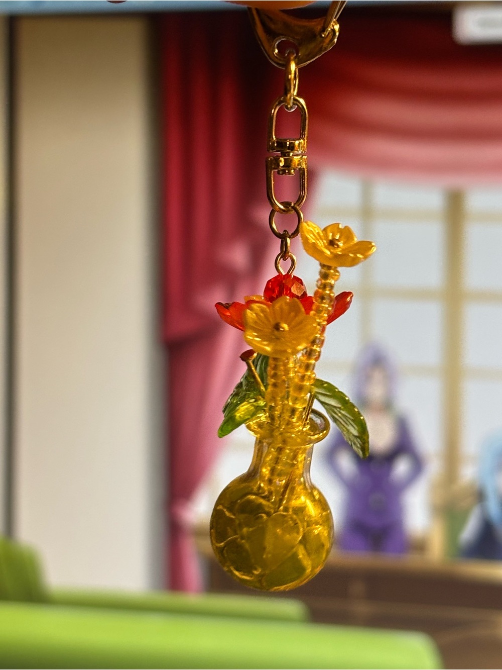 Red Glass Flower Keychain - Picture 6 of 6